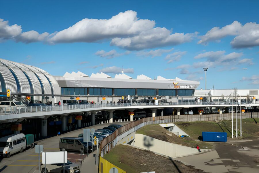 Lotnisko w Budapeszcie to Idealny punkt na start podróży lub przesiadki międzykontynentalne, od centrum miasta oddalony o 40 minut jazdy.