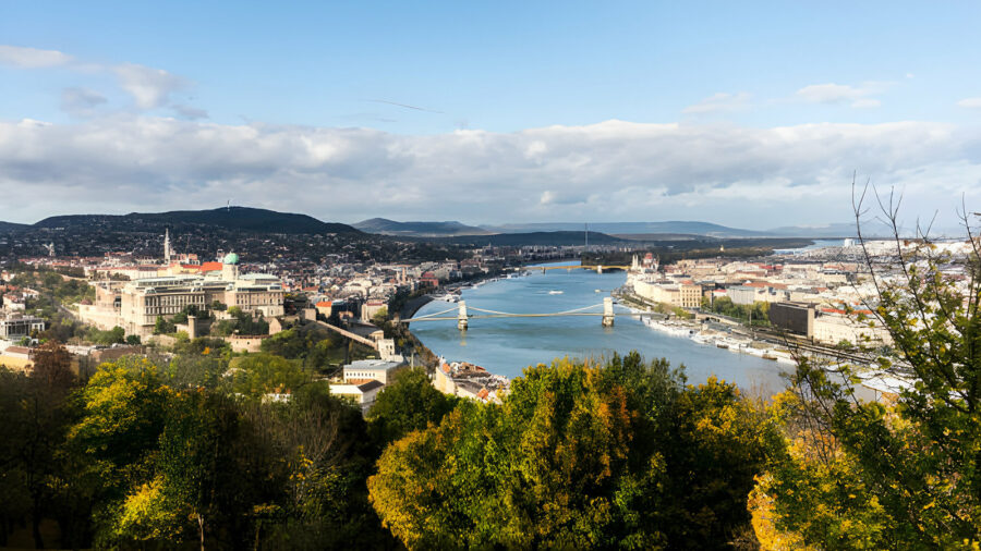 Wido na Dunaj ze Wzgórza Gellerta jest wart zobaczenia.
