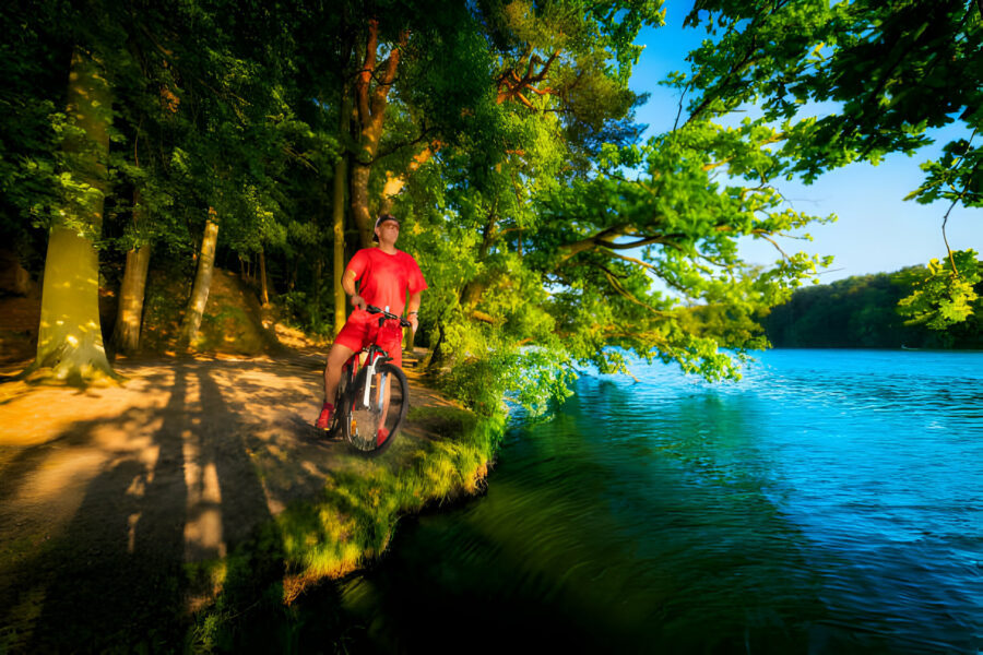 Wycieczki rowerowe na mazurac to wspaniały pomysł na aktywny wypoczynek. 
